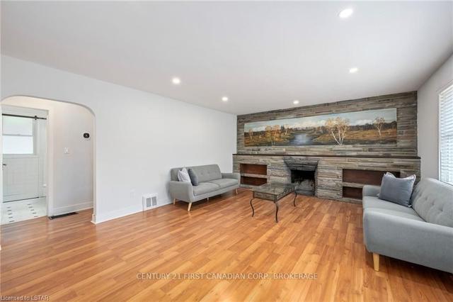 1466 Oakdale St, House detached with 2 bedrooms, 2 bathrooms and 4 parking in London ON | Image 4