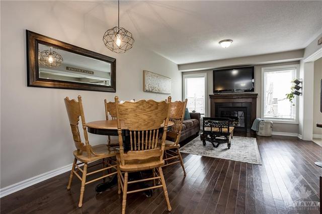 1803 Maple Grove Road, Townhouse with 3 bedrooms, 2 bathrooms and 3 parking in Ottawa ON | Image 4