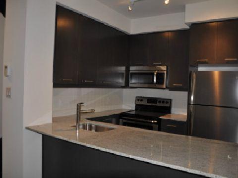 th26 - 370 Square One Dr, Townhouse with 3 bedrooms, 3 bathrooms and 1 parking in Mississauga ON | Image 2