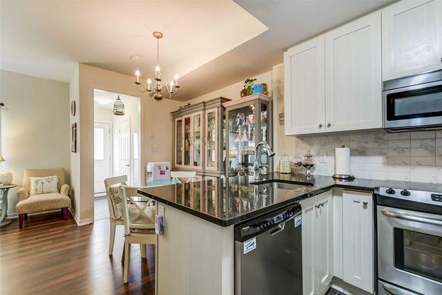 th9 - 21 Coneflower Cres, Townhouse with 3 bedrooms, 3 bathrooms and 1 parking in Toronto ON | Image 4