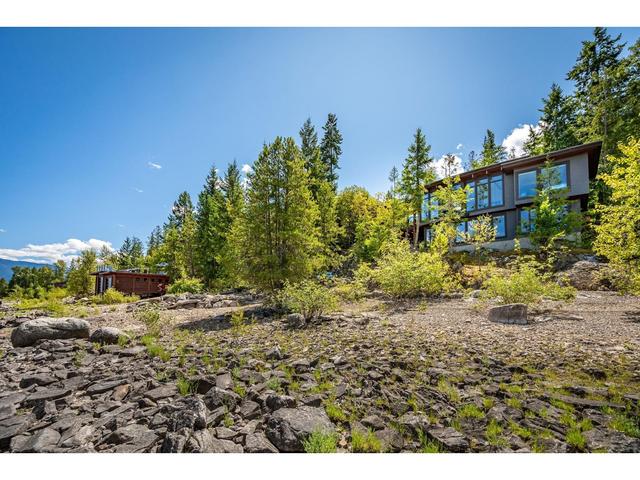 285 Kootenay Lake Road, House detached with 3 bedrooms, 4 bathrooms and 2 parking in Central Kootenay E BC | Image 87