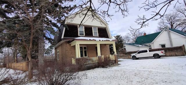 54 Tiffin St, House detached with 2 bedrooms, 2 bathrooms and 5 parking in Barrie ON | Image 17