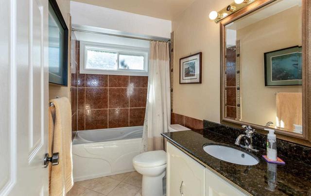 72 Jaffa Dr, House detached with 4 bedrooms, 3 bathrooms and 4 parking in Brampton ON | Image 26