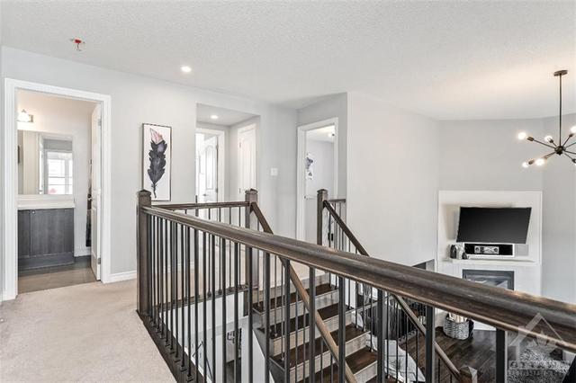364 Meadowbreeze Drive, House detached with 3 bedrooms, 3 bathrooms and 4 parking in Ottawa ON | Image 19
