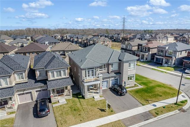 4 Silver Meadow Gardens, House semidetached with 3 bedrooms, 2 bathrooms and 2 parking in Hamilton ON | Image 34
