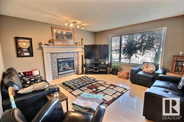 50 Willowby Cl, House detached with 3 bedrooms, 2 bathrooms and null parking in Stony Plain AB | Image 2