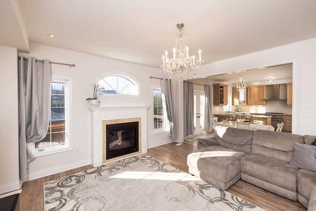 36 Marmot Crt, House detached with 5 bedrooms, 5 bathrooms and 8 parking in Vaughan ON | Image 7