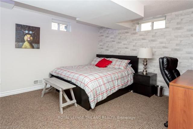 8 Gower St, House detached with 2 bedrooms, 2 bathrooms and 4 parking in London ON | Image 21