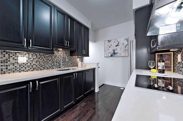 35 Hargrave Lane, Townhouse with 3 bedrooms, 3 bathrooms and 1 parking in Toronto ON | Image 3