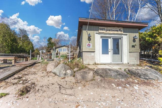 985 Lakeshore Rd E, House detached with 3 bedrooms, 2 bathrooms and 8 parking in Oro Medonte ON | Image 14