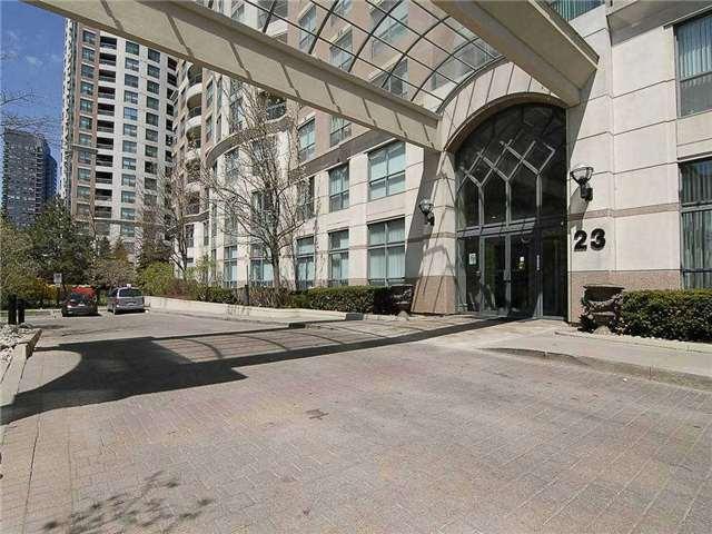 1015 - 23 Lorraine Dr, Condo with 2 bedrooms, 2 bathrooms and 1 parking in Toronto ON | Image 17