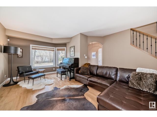7723 111 St Nw, House semidetached with 4 bedrooms, 3 bathrooms and 4 parking in Edmonton AB | Image 5