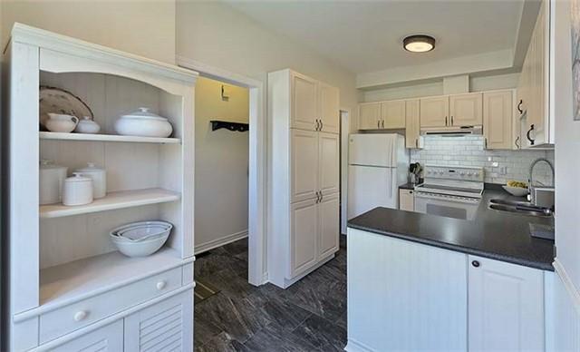 197 Downey Circ, House attached with 3 bedrooms, 3 bathrooms and 2 parking in Aurora ON | Image 8