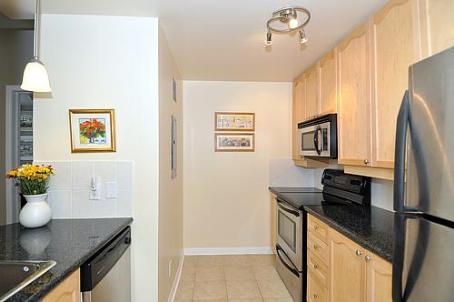 th10 - 78 Carr St, Townhouse with 2 bedrooms, 2 bathrooms and 1 parking in Toronto ON | Image 7