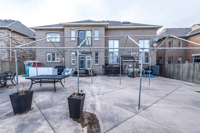 122 Valleycreek Dr, House detached with 4 bedrooms, 5 bathrooms and 9 parking in Brampton ON | Image 4