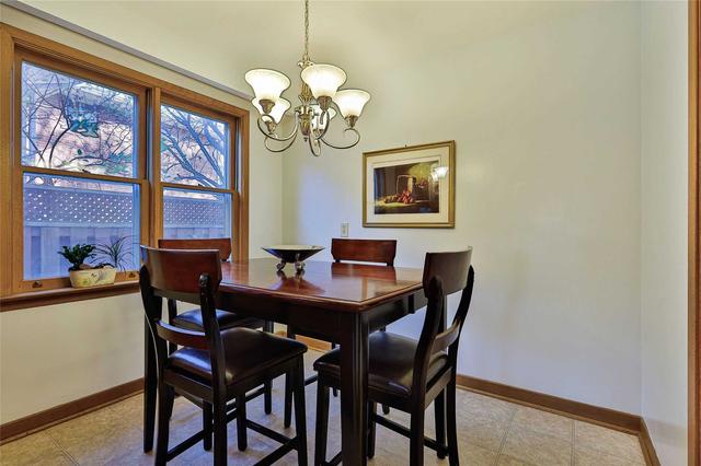19 Silverthorne Bush Dr, House detached with 5 bedrooms, 3 bathrooms and 6 parking in Toronto ON | Image 7