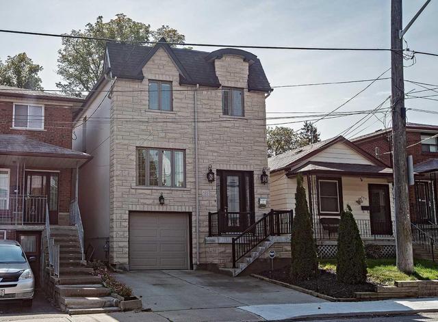 895 Cosburn Ave, House detached with 4 bedrooms, 4 bathrooms and 2 parking in Toronto ON | Image 1