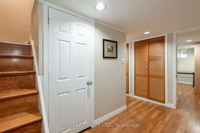 18 Worthington Cres, House detached with 2 bedrooms, 2 bathrooms and 5 parking in Toronto ON | Image 19