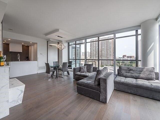 1001 - 281 Mutual St, Condo with 2 bedrooms, 1 bathrooms and 1 parking in Toronto ON | Image 10