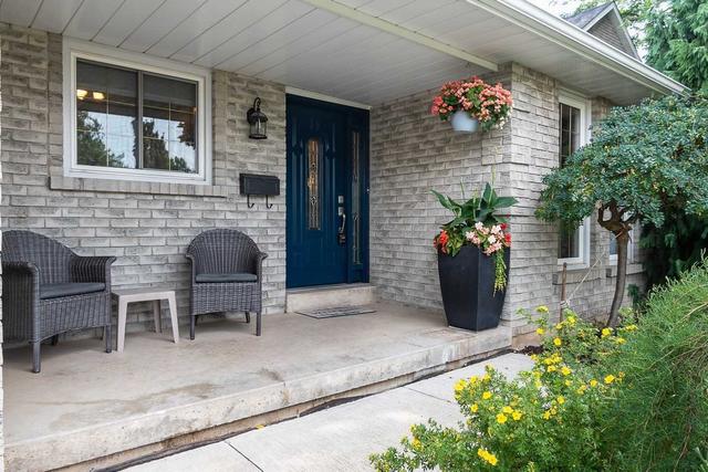 upper - 896 Morley Ave, House detached with 3 bedrooms, 2 bathrooms and 4 parking in Milton ON | Image 4
