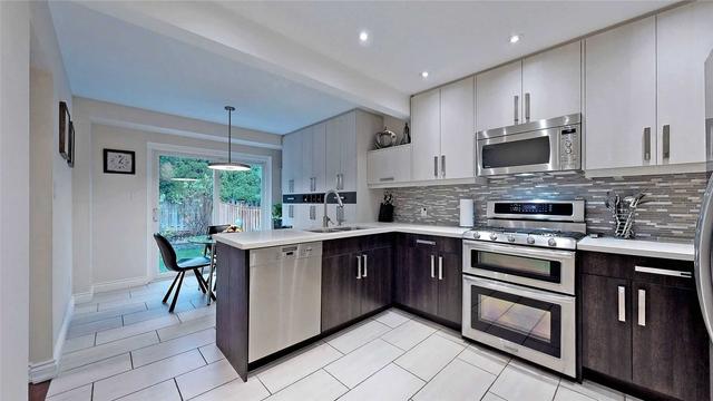 57 Peter Andrew Cres, House detached with 3 bedrooms, 4 bathrooms and 4 parking in Vaughan ON | Image 7