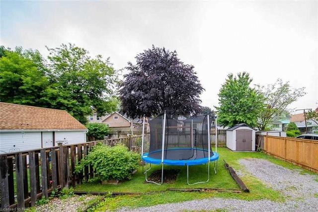 96 Vale Ave, House detached with 2 bedrooms, 1 bathrooms and 2 parking in St. Catharines ON | Image 6