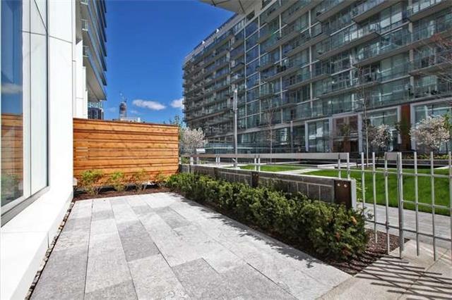 Th111 - 29 Queens Quay E, Townhouse with 2 bedrooms, 3 bathrooms and 2 parking in Toronto ON | Image 15