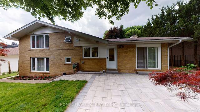 12 Flaremore Cres, House detached with 4 bedrooms, 3 bathrooms and 6 parking in Toronto ON | Image 33