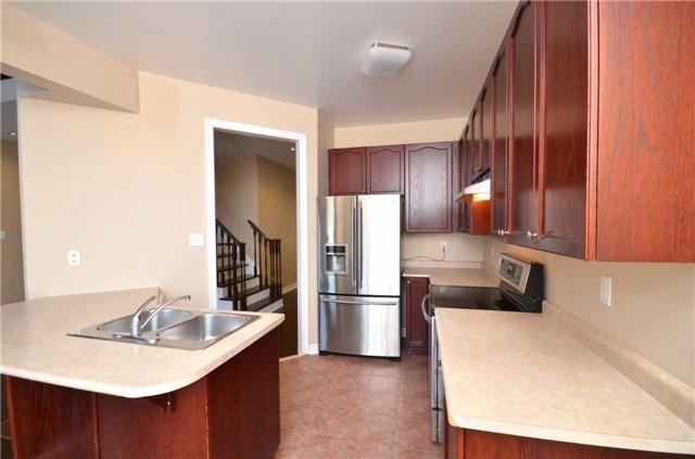 19 Tobermory Cres, House detached with 3 bedrooms, 4 bathrooms and 3 parking in Brampton ON | Image 7