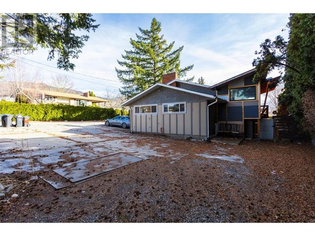 1210 Panorama Lane, House detached with 6 bedrooms, 3 bathrooms and 9 parking in Kelowna BC | Image 25