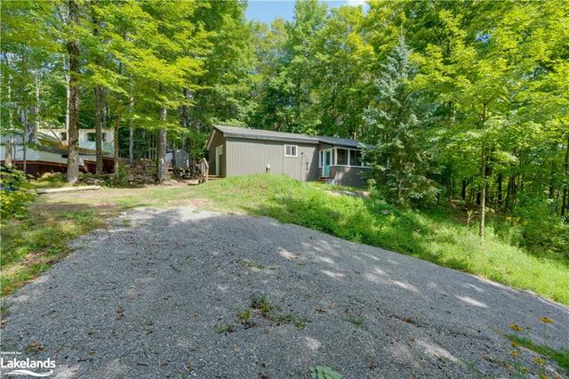 2122 Trapper's Trail Road, House detached with 2 bedrooms, 1 bathrooms and 2 parking in Dysart et al ON | Image 38