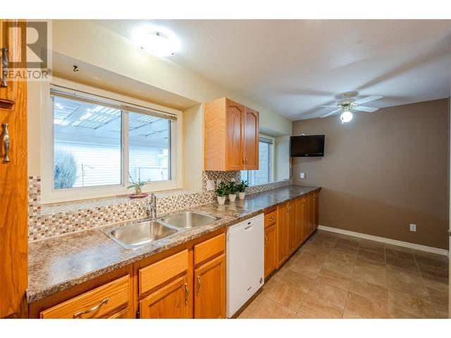 115 Heron Drive, House detached with 2 bedrooms, 2 bathrooms and 2 parking in Penticton 1 BC | Image 17