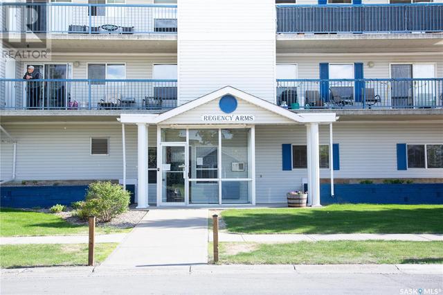205 - 2501 1st Avenue W, Condo with 2 bedrooms, 1 bathrooms and null parking in Prince Albert SK | Card Image