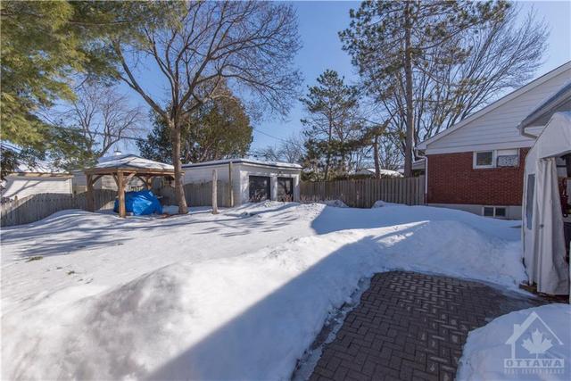 337 Knox Crescent, House detached with 3 bedrooms, 2 bathrooms and 3 parking in Ottawa ON | Image 25