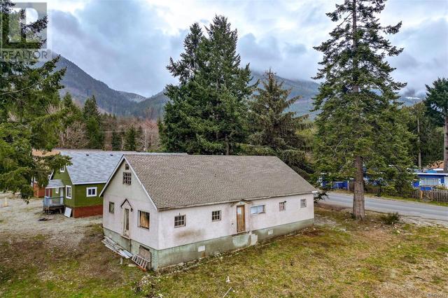 220 Macdonald Rd, Home with 12 bedrooms, 6 bathrooms and 4 parking in Lake Cowichan BC | Image 33