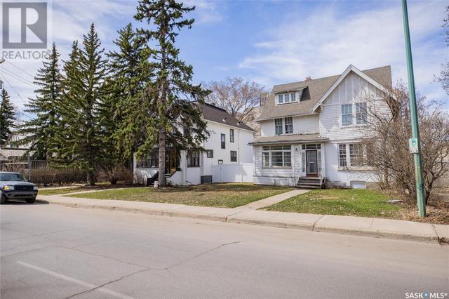 2340 Mcintyre Street, House detached with 9 bedrooms, 3 bathrooms and null parking in Regina SK | Image 2