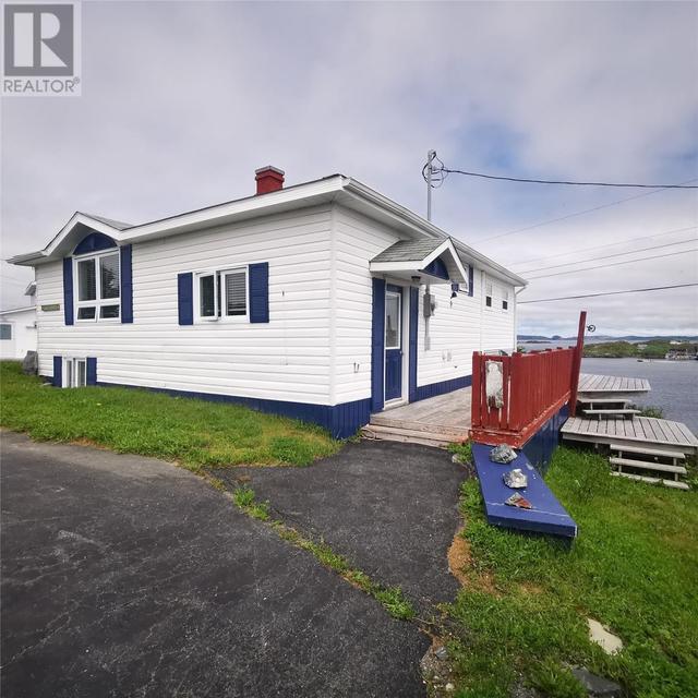 1 Skinner's Harbour Road, House detached with 2 bedrooms, 1 bathrooms and null parking in Change Islands NL | Image 14