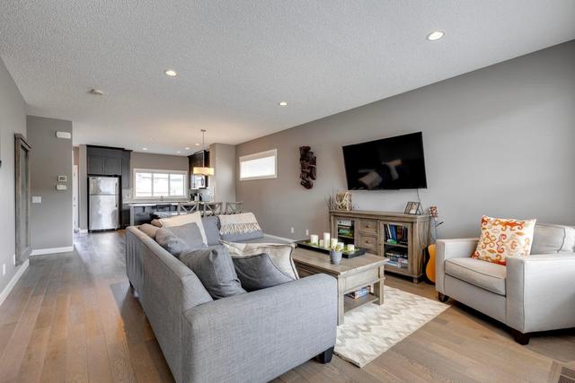 253 Walden Parade Se, House detached with 3 bedrooms, 2 bathrooms and 2 parking in Calgary AB | Image 2