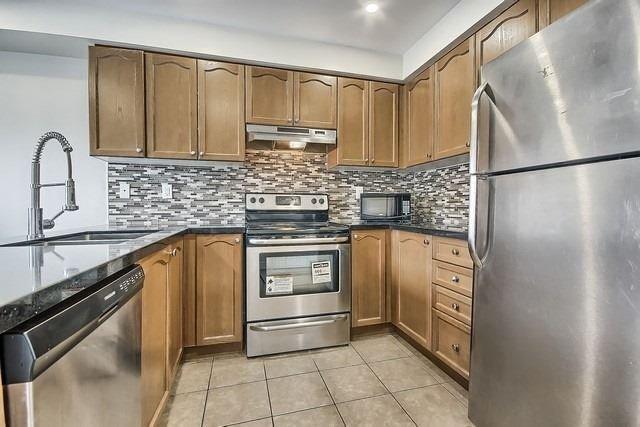 9976 Mccowan Rd, House attached with 3 bedrooms, 3 bathrooms and 1 parking in Markham ON | Image 3