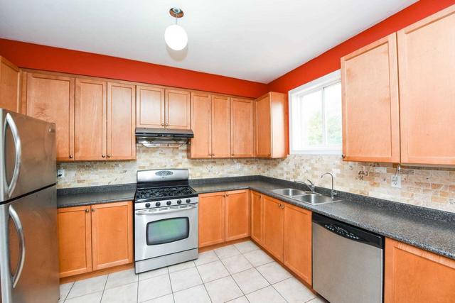 47 Ashdale Rd, House semidetached with 3 bedrooms, 3 bathrooms and 1 parking in Brampton ON | Image 3