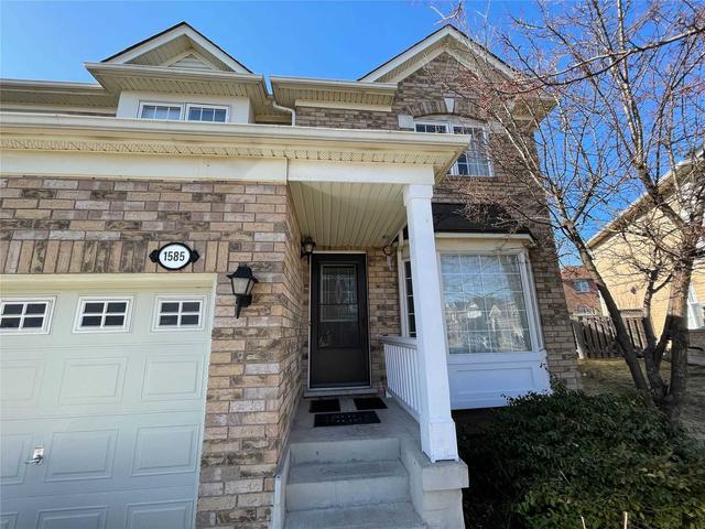 1585 Gowling Terr, House semidetached with 3 bedrooms, 3 bathrooms and 2 parking in Milton ON | Image 34