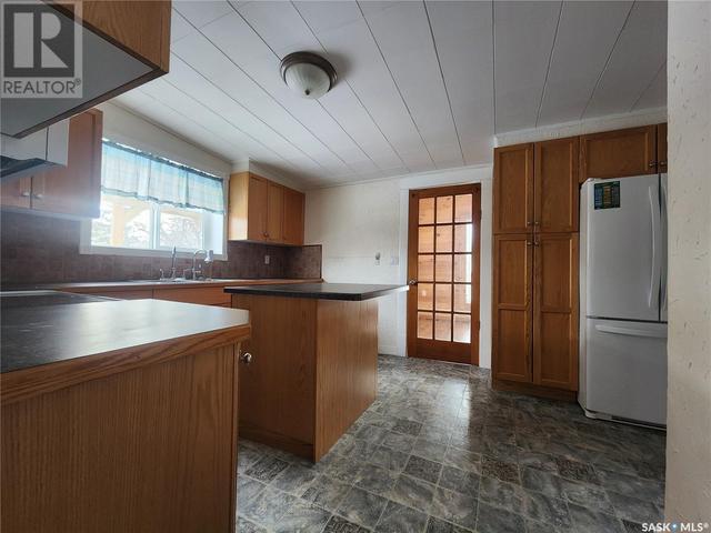 373 3rd Avenue E, House detached with 3 bedrooms, 2 bathrooms and null parking in Melville SK | Image 32