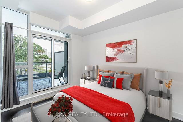 201 - 1486 Bathurst St, Condo with 2 bedrooms, 2 bathrooms and 0 parking in Toronto ON | Image 2