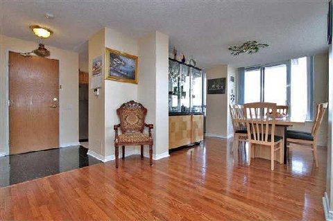 lph10 - 9 Northern Heights Dr, Condo with 3 bedrooms, 2 bathrooms and 1 parking in Richmond Hill ON | Image 4