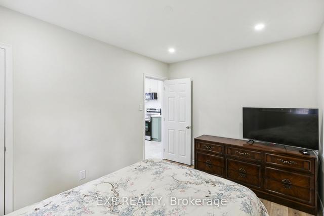 36 Twenty Fourth St, House detached with 3 bedrooms, 2 bathrooms and 2 parking in Toronto ON | Image 11