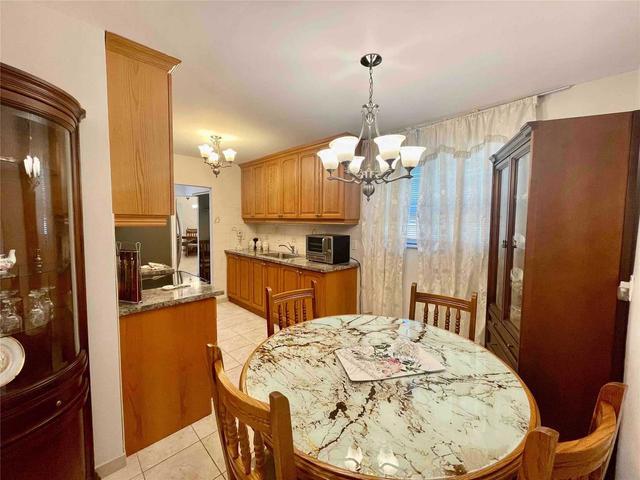 131 Duncanwoods Dr, House semidetached with 3 bedrooms, 2 bathrooms and 3 parking in Toronto ON | Image 33