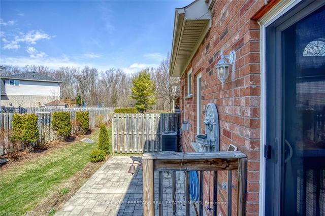 755 Willow Road, House attached with 3 bedrooms, 2 bathrooms and 4 parking in Guelph ON | Image 26