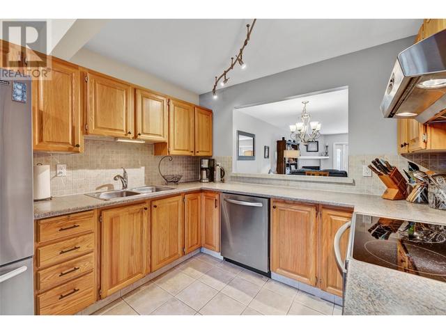122 - 1765 Leckie Road, House attached with 3 bedrooms, 3 bathrooms and null parking in Kelowna BC | Image 10