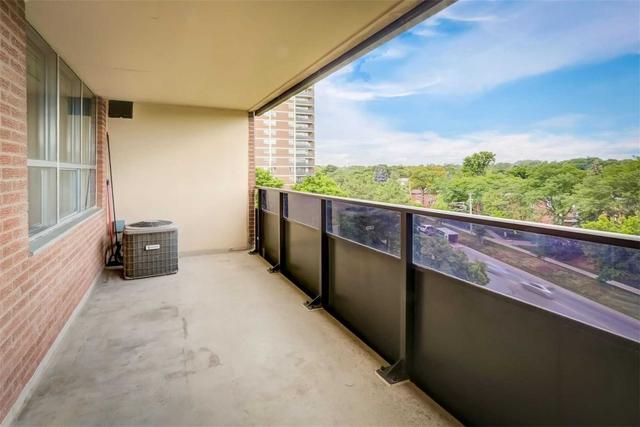 816 - 15 La Rose Ave, Condo with 3 bedrooms, 2 bathrooms and 1 parking in Toronto ON | Image 25