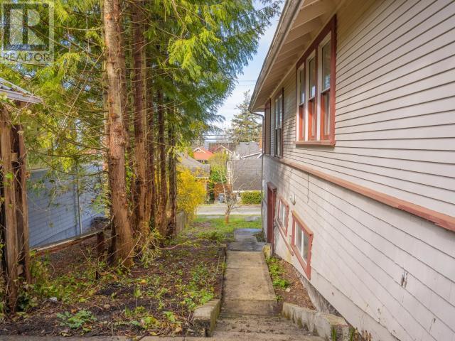 5782 Willow Ave, House detached with 3 bedrooms, 2 bathrooms and null parking in Powell River BC | Image 38